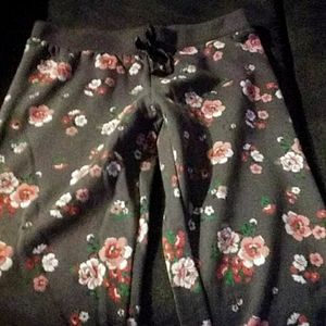 Flower covered sweat pants kid 10-12
